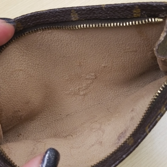 **SOLD** Louis Vuitton Monogram Toiletry Pouch - Picture 7 of 8